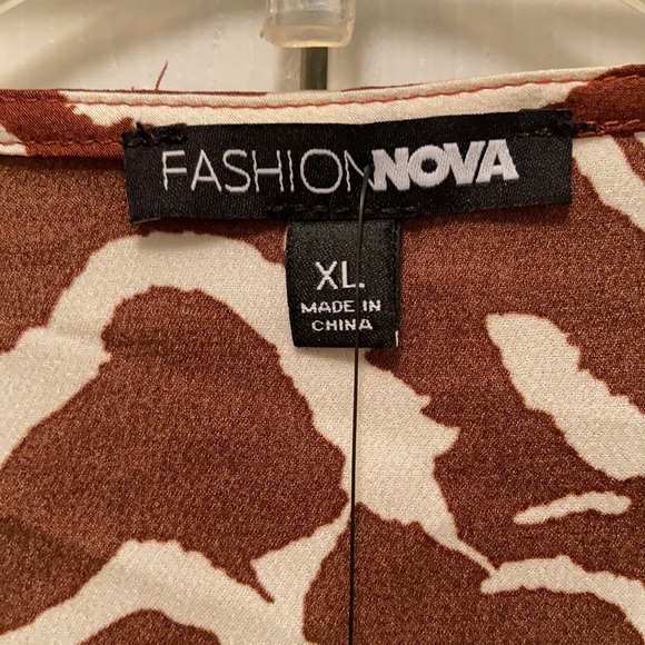 FASHION NOVA  LADIES DRESS - Picture 3 of 16